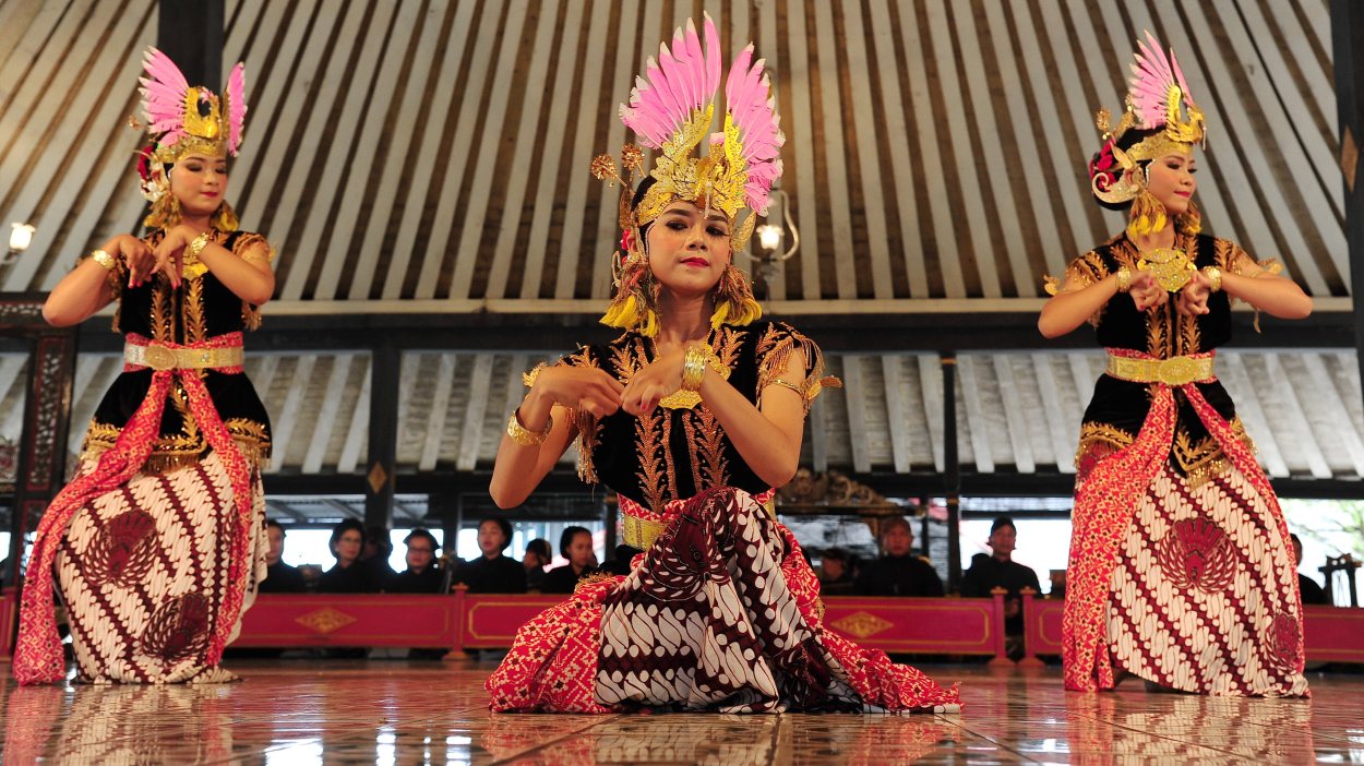 7 Tarian Adat  Jogja  yang Istimewa Tak Terlihat