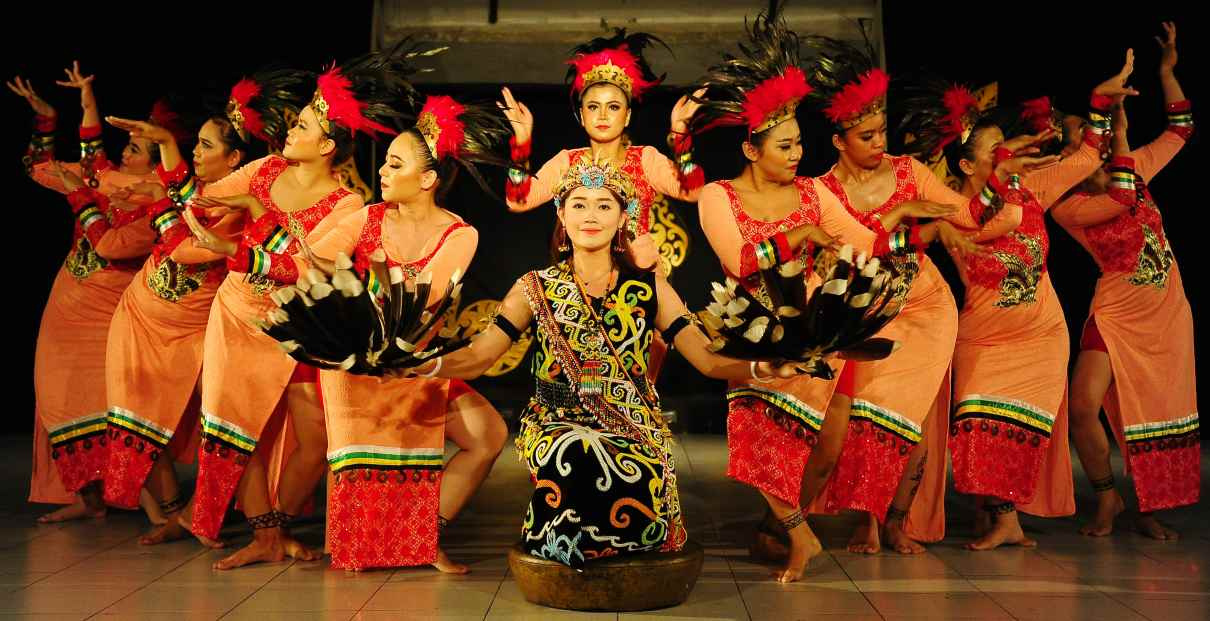 7 Tarian  Adat  Kalimantan Utara Kental dengan Budaya Dayak  